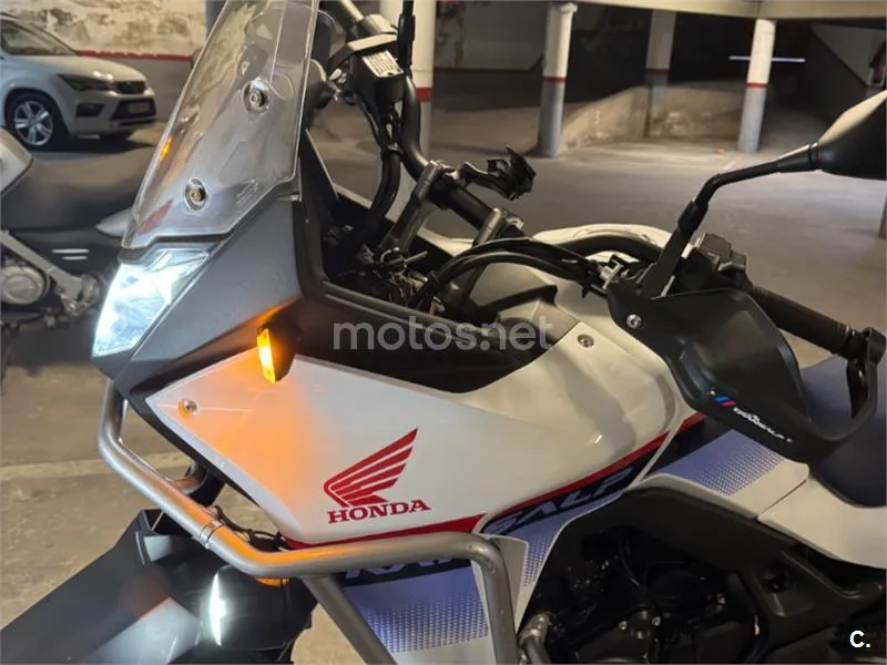 Honda XL750 Transalp - Vista 5