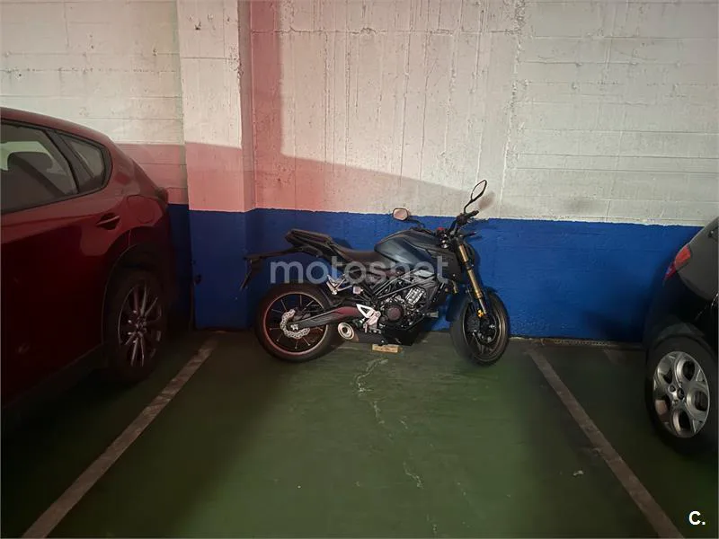 Honda CB125R - Vista 6