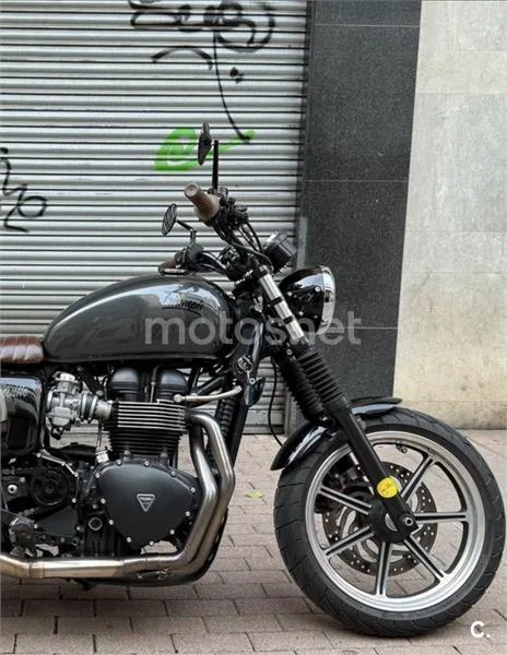 Triumph Bonneville SE 4999 € 2010 Barcelona - 1