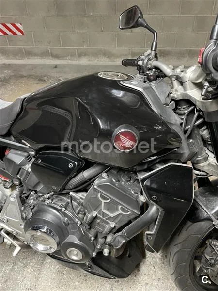 Honda CB1000R - Vista 7
