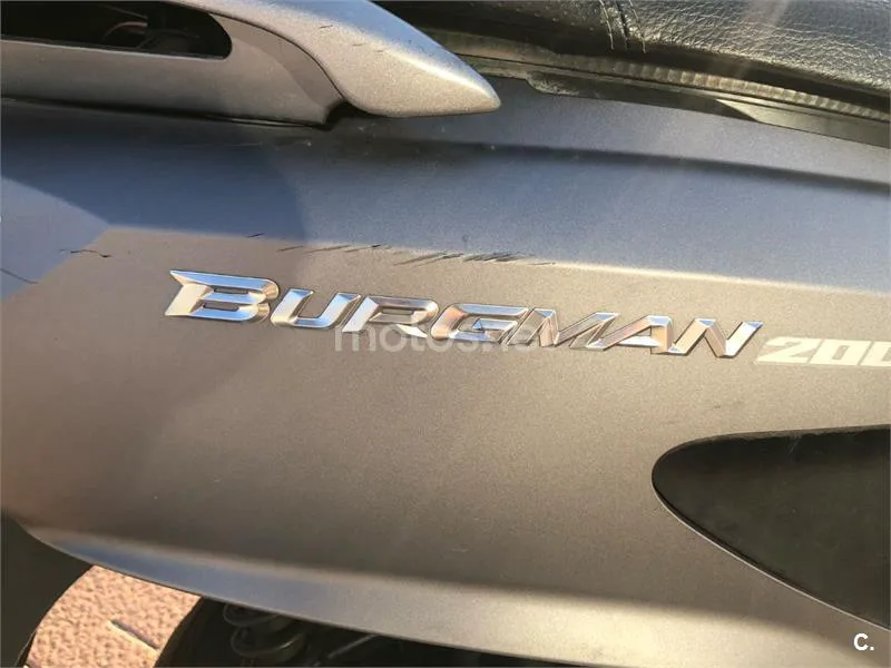 Suzuki Burgman 200 - Vista 9