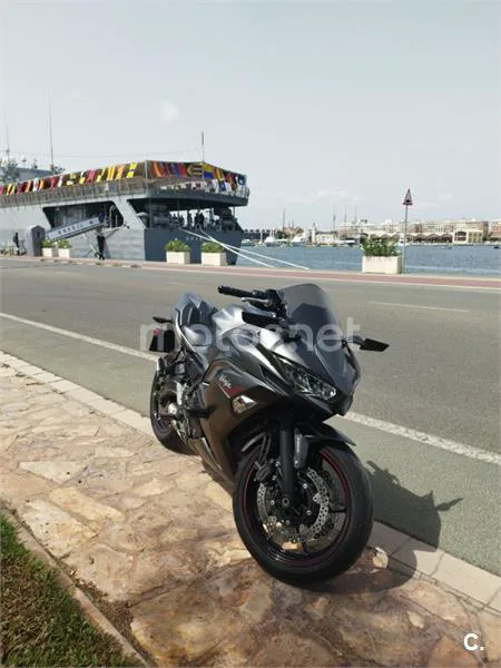 Kawasaki Ninja 650 - Vista 12