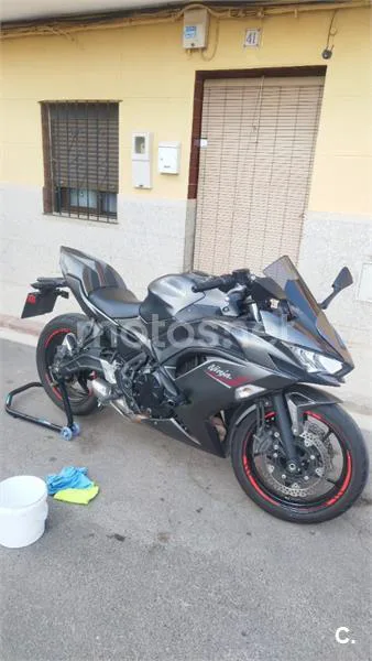 Kawasaki Ninja 650 - Vista 3
