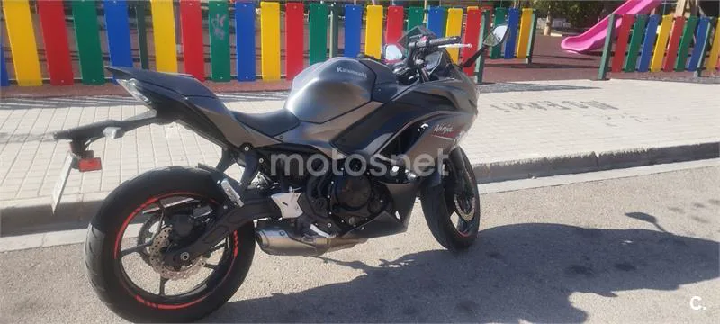 Kawasaki Ninja 650 - Vista 7