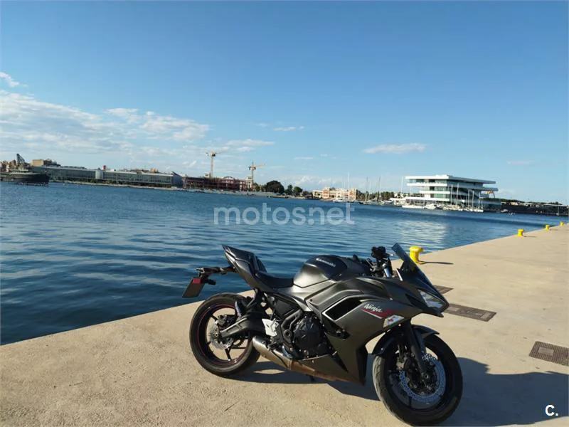 Kawasaki Ninja 650 - Vista 8