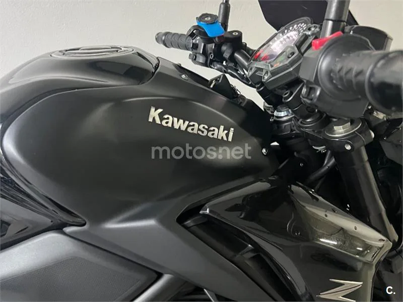 Kawasaki Z900 - Vista 3