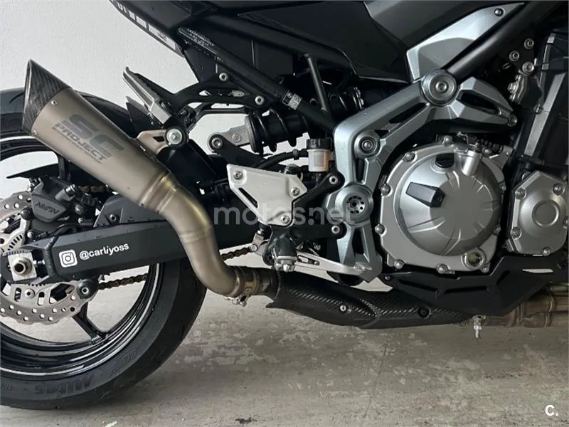 Kawasaki Z900 - Vista 4
