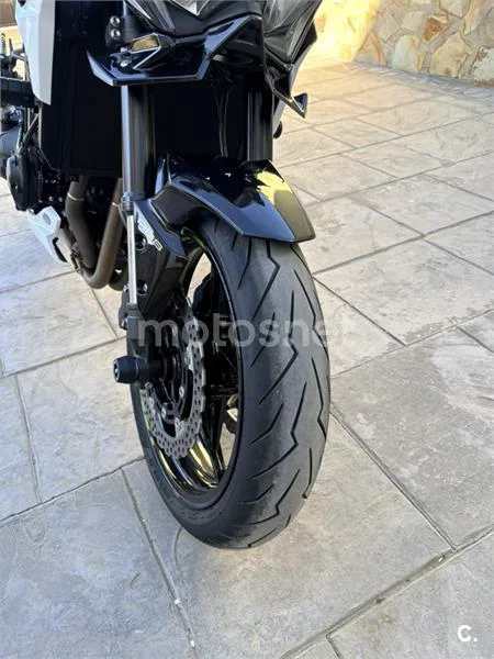 Kawasaki Z900 - Vista 3