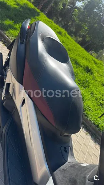 Yamaha XMAX 250 - Vista 5