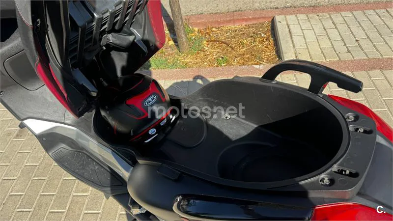 Yamaha XMAX 250 - Vista 6