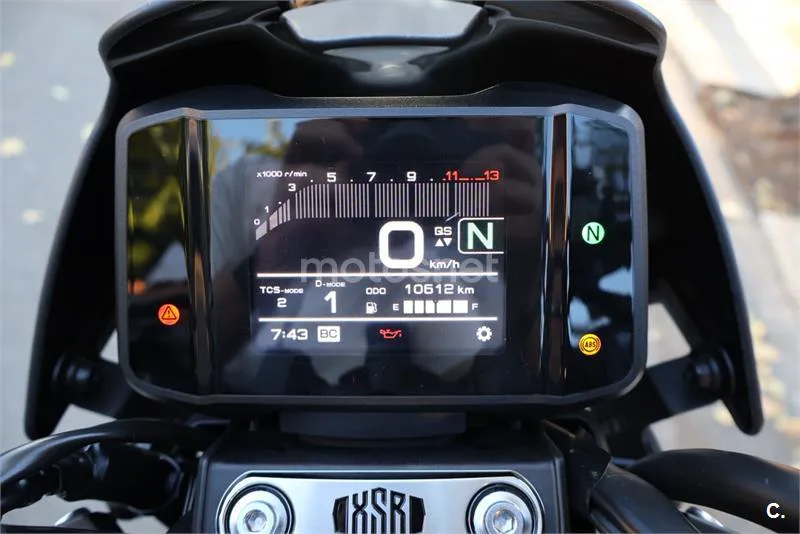 Yamaha XSR900 - Vista 7