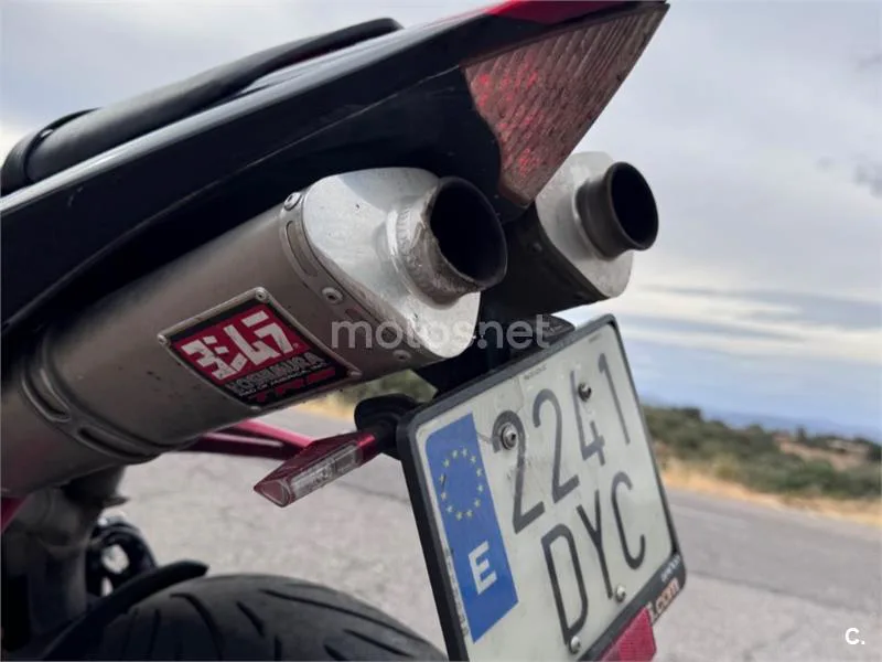 Yamaha YZF-R1 - Vista 7