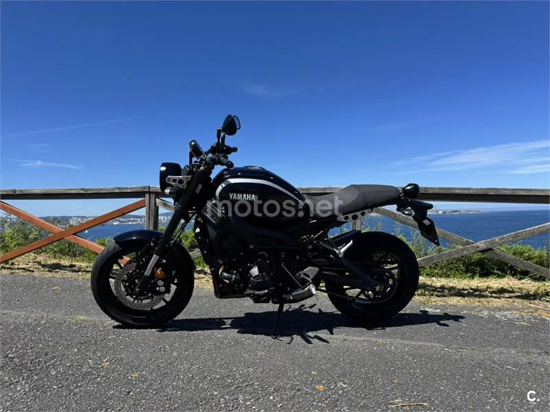 Yamaha XSR900 - Vista 3