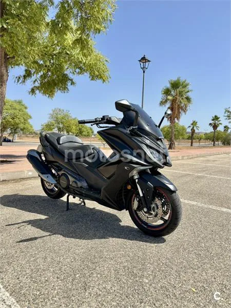 Kymco AK 550 - Vista 14