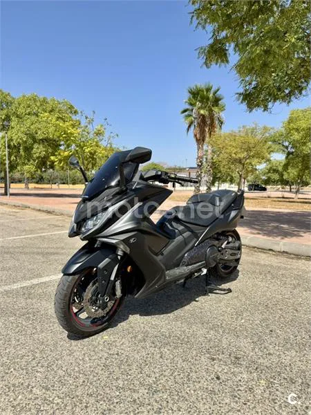 Kymco AK 550 - Vista 4