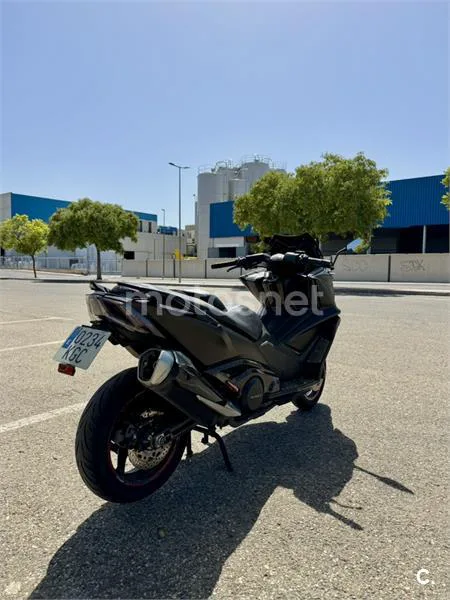 Kymco AK 550 - Vista 7