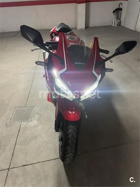 Honda CBR500R - Vista 3