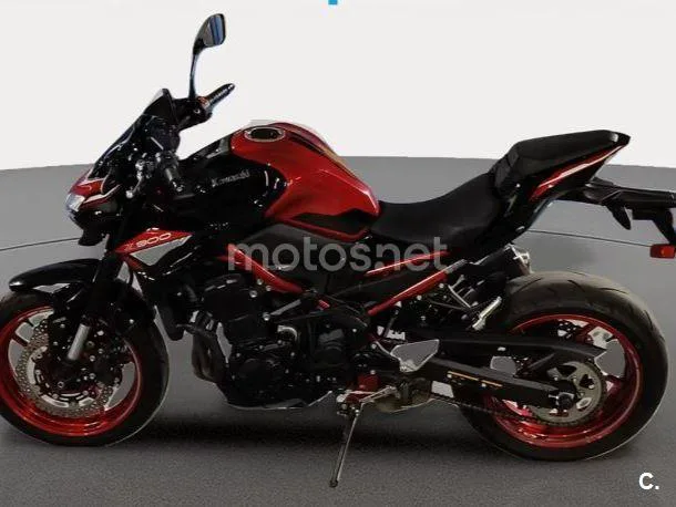 Kawasaki Z900 - Vista 3