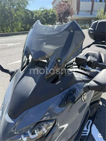 Yamaha TMAX - Vista 3