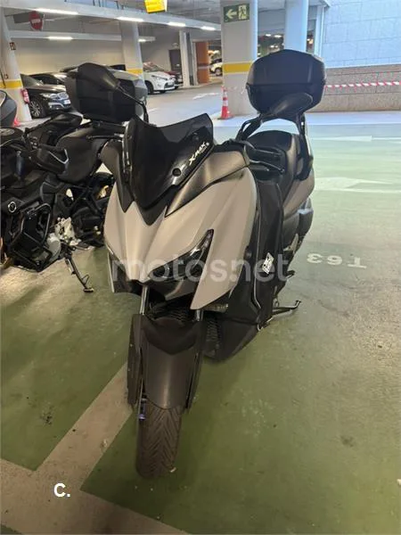 Yamaha XMAX 300 - Vista 5