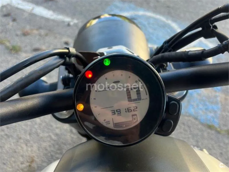 Yamaha XSR700 - Vista 4