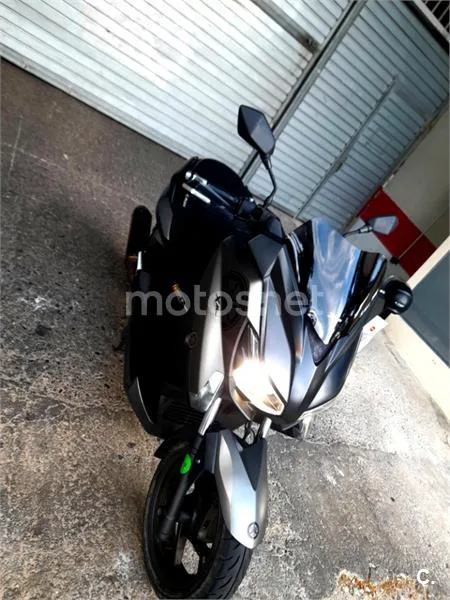 Yamaha XMAX 250 - Vista 4
