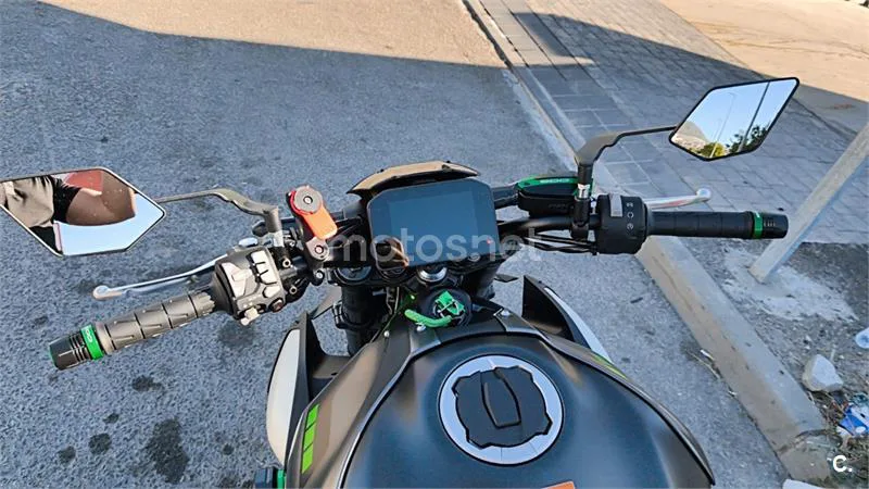 Kawasaki Z900 - Vista 6