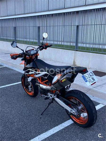 KTM 690 SMC R - Vista 4
