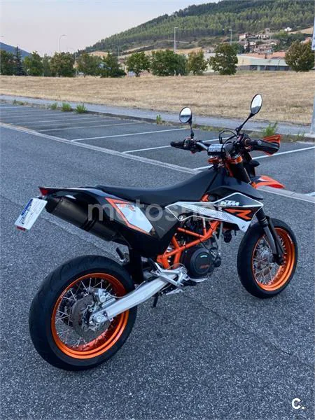 KTM 690 SMC R - Vista 5