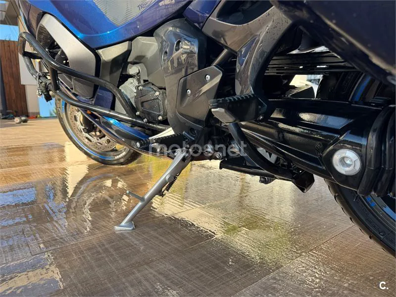 Triumph Trophy SE - Vista 11