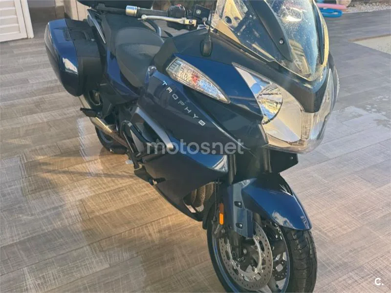 Triumph Trophy SE - Vista 12