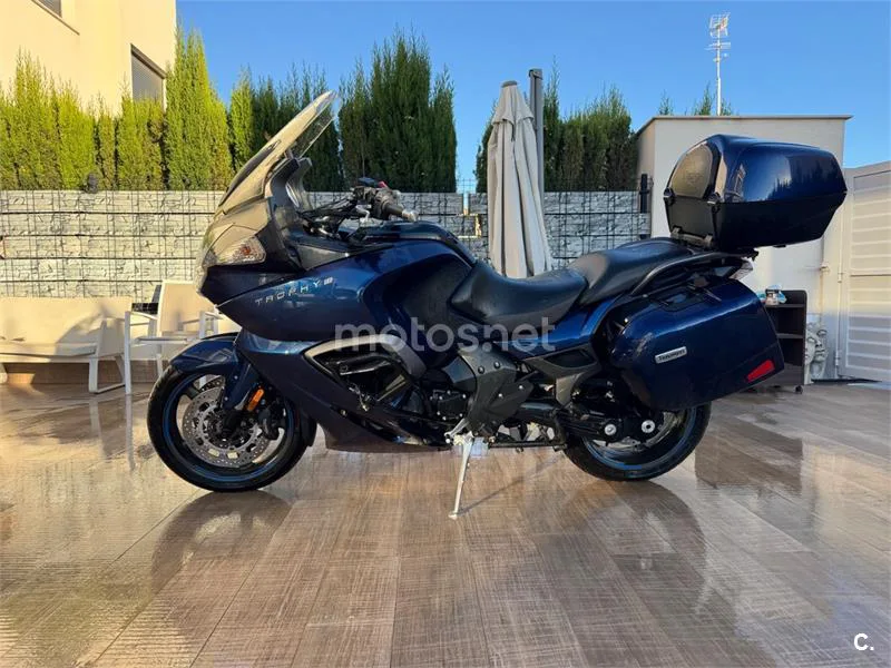Triumph Trophy SE - Vista 13