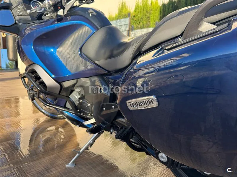 Triumph Trophy SE - Vista 3