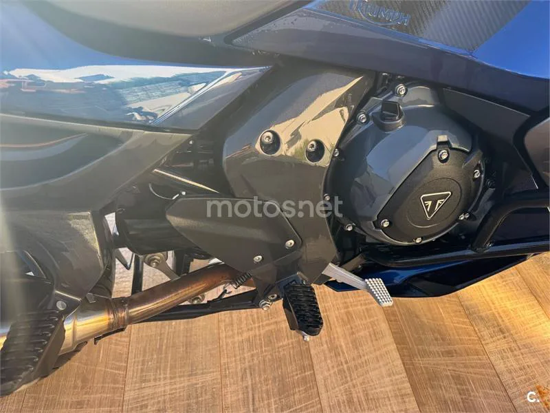 Triumph Trophy SE - Vista 6