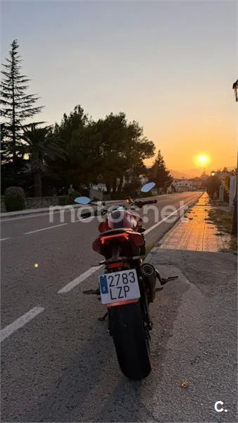 Ducati Monster - Vista 3