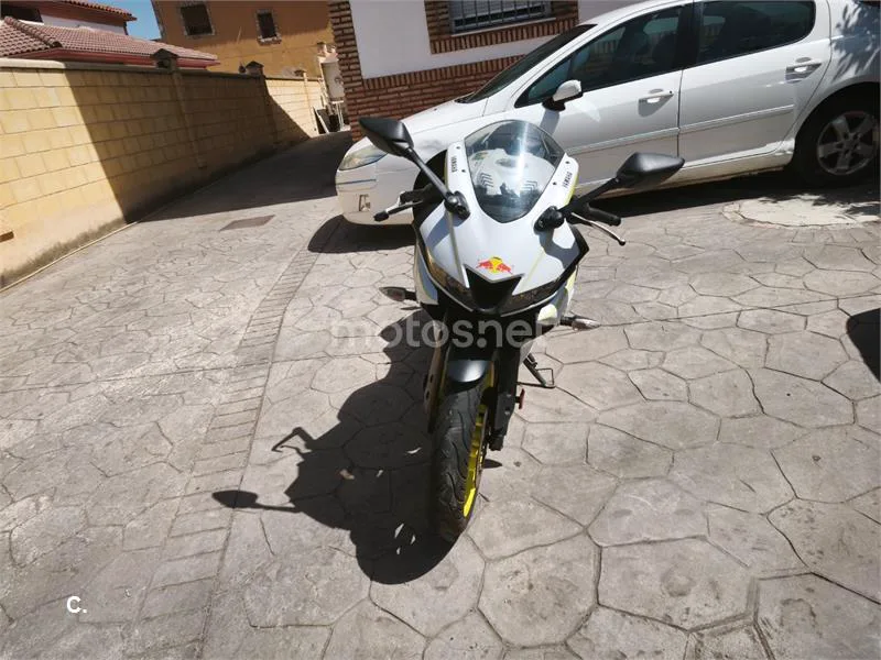 Yamaha YZF-R125 - Vista 4