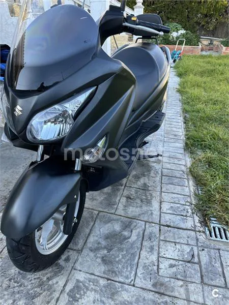 Suzuki Burgman 125 - Vista 3