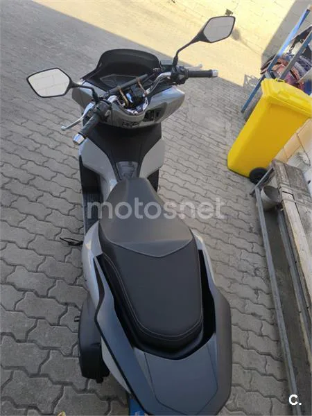 Honda PCX125 - Vista 5
