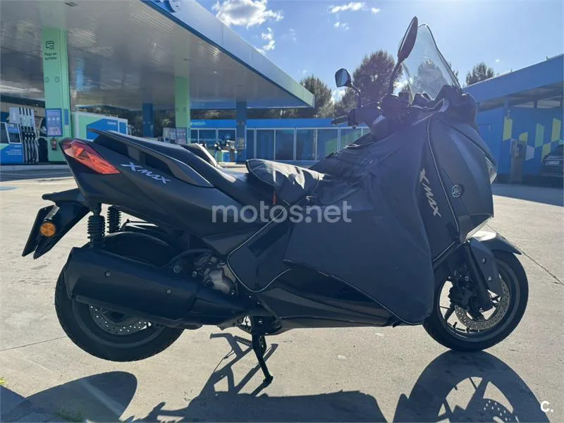 Yamaha XMAX 300 - Vista 3
