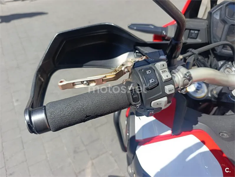 Honda CRF1000L Africa Twin - Vista 7