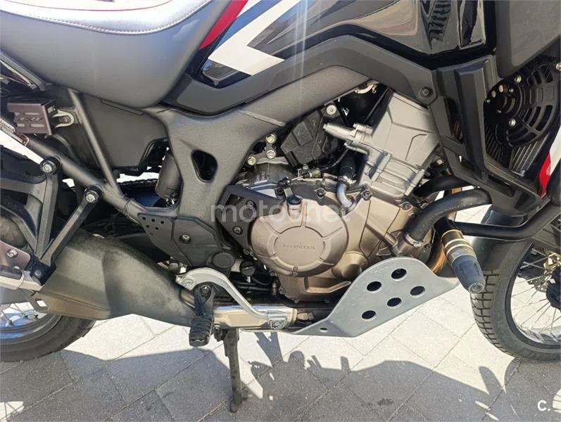 Honda CRF1000L Africa Twin - Vista 8