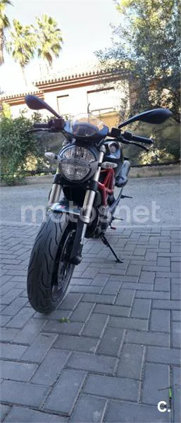 Ducati Monster 796 - Vista 3