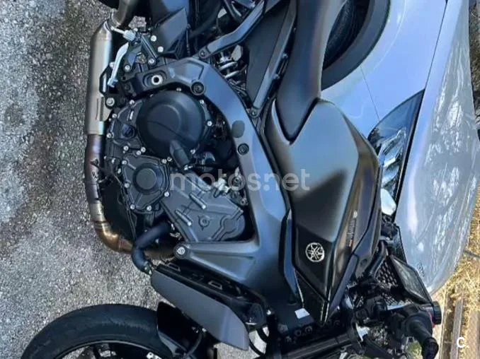 Yamaha MT-09 - Vista 3