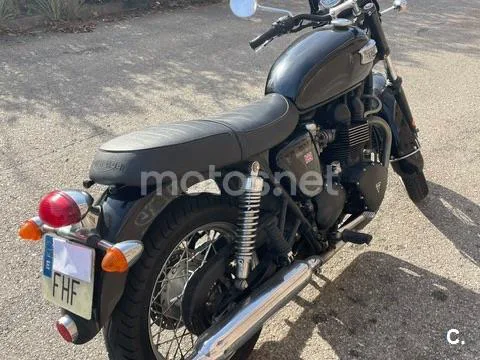 Triumph Bonneville - Vista 4