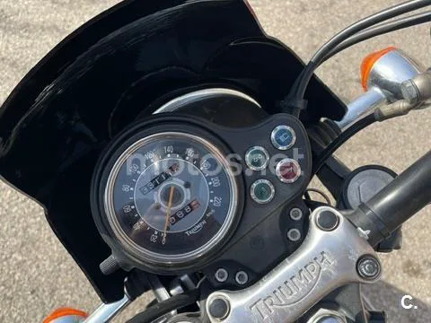 Triumph Bonneville - Vista 6