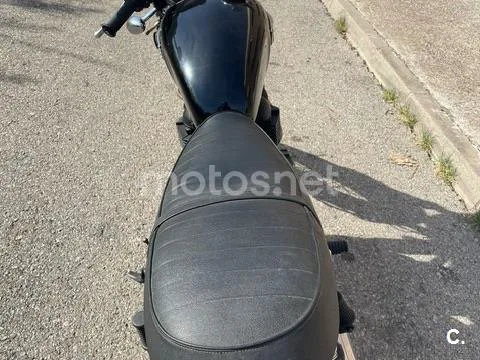 Triumph Bonneville - Vista 8