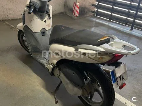 Honda SH125i - Vista 12
