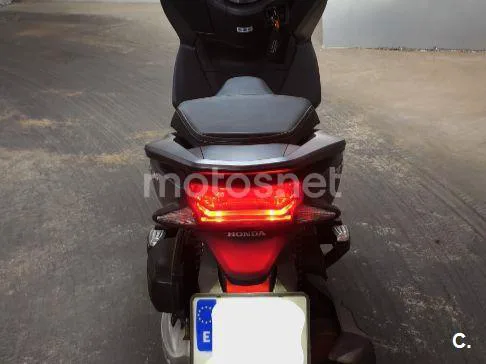 Honda PCX125 - Vista 5