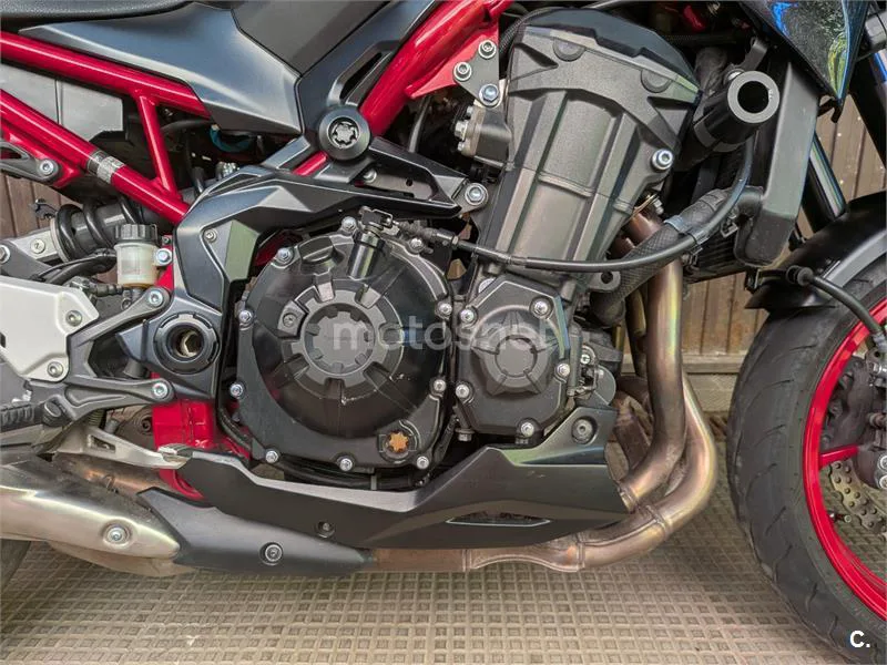 Kawasaki Z900 - Vista 4