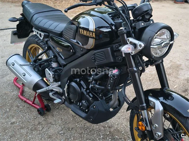 Yamaha XSR125 - Vista 5